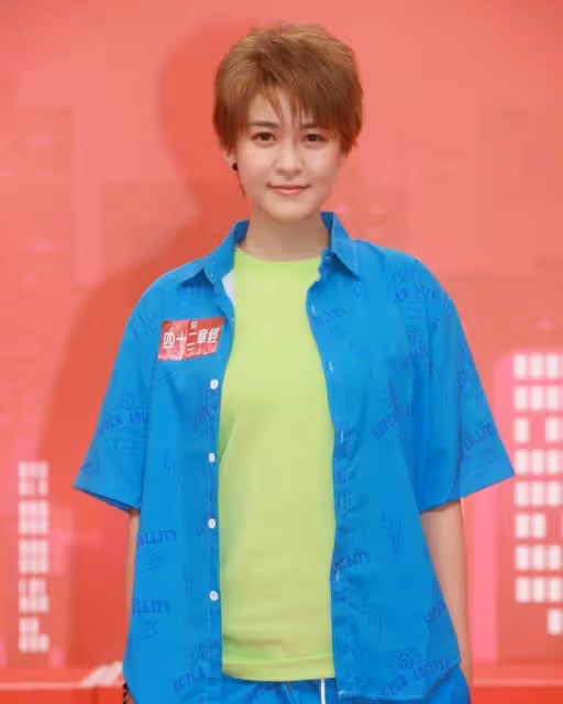 一雪前恥!29歲TVB小花大曬超高叉低胸照,曾因短髮被分手
