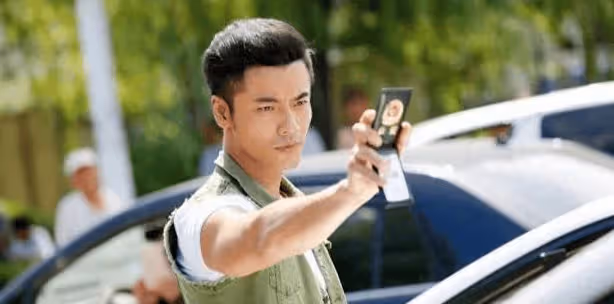 父親是央視名嘴,他從跑龍套開始,出道18年卻0緋聞,真相揭秘!