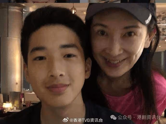 TVB花旦小兒子大學畢業!20歲林卓毅與比堅尼女伴自拍洩戀情