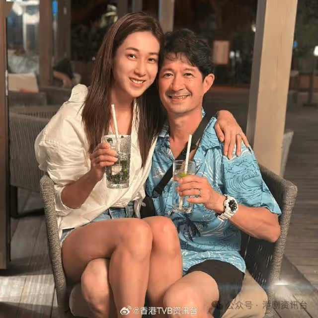 40歲鍾嘉欣打扮低調極凍齡!手上呢樣嘢惹網民關註:嫁了個好老公