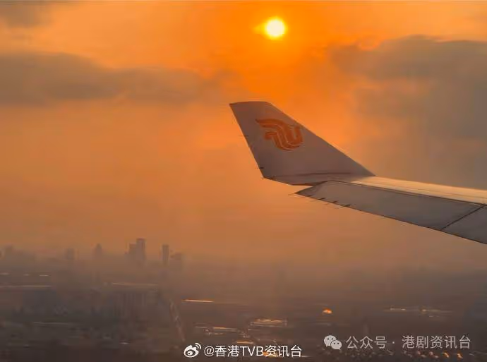 40歲鍾嘉欣打扮低調極凍齡!手上呢樣嘢惹網民關註:嫁了個好老公