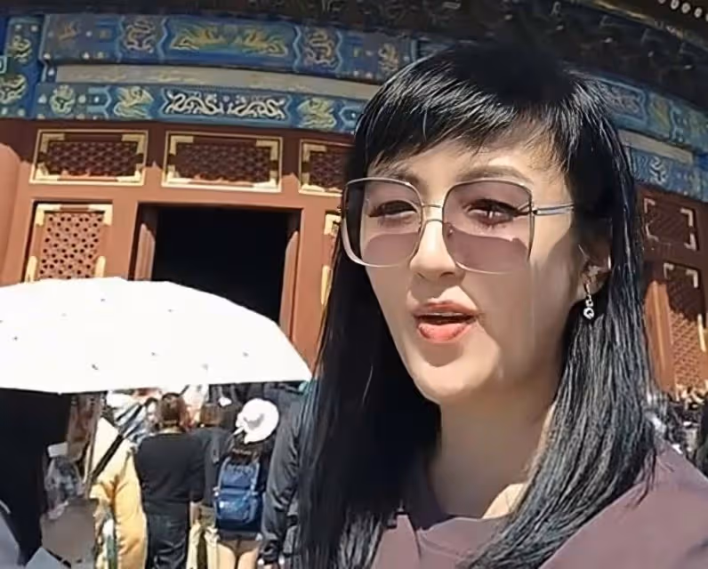 香港知名女星桃花運旺,為給病父沖喜與前夫閃婚,離婚後不再結婚