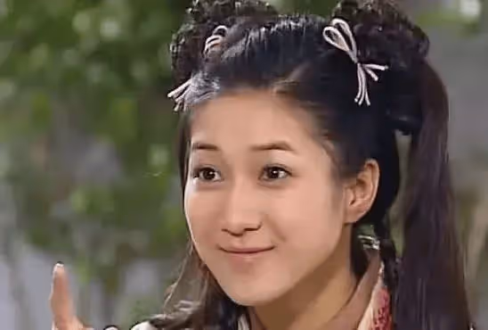 TVB前花旦與路人合照被贊親民，顏值依然在線，宣布封肚復出