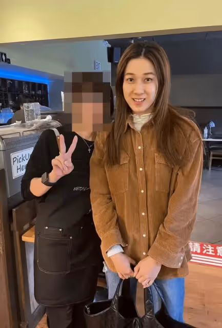 TVB前花旦與路人合照被贊親民，顏值依然在線，宣布封肚復出