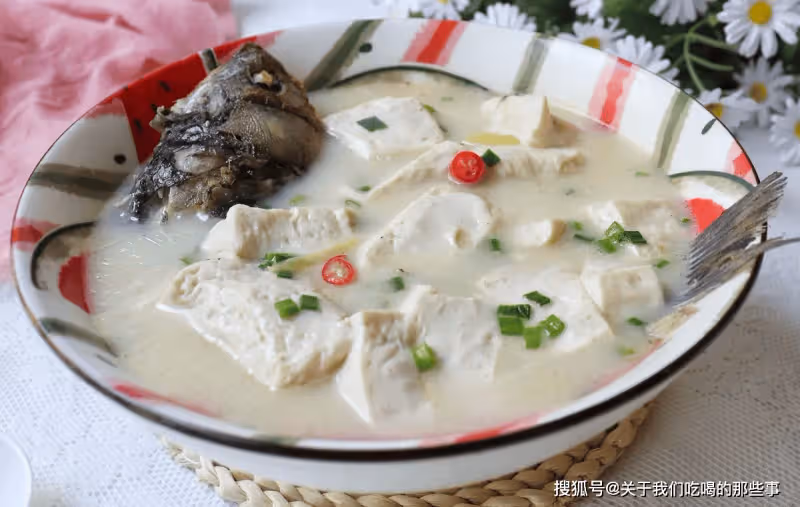 鯽魚湯怎麼做才無腥味?掌握好4點竅門,魚湯濃白鮮美,好喝極了