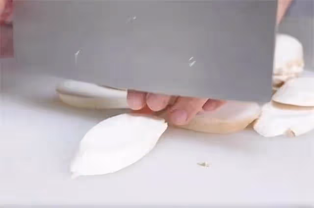 簡單易做的黃油杏鮑菇,用煎牛肉的方法做杏鮑菇,焦香好吃超過癮