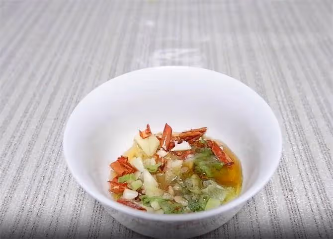 在家也能做大廚,一道涼拌白蘿蔔絲,爽口脆辣又解膩,吃著真過癮
