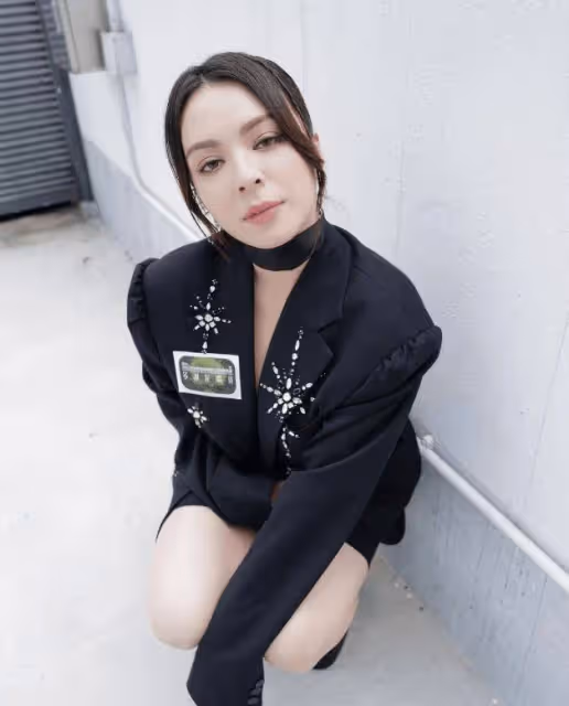 豪門夢碎!TVB女藝人狀態回勇大曬高叉短裙!被嘲只能共富貴