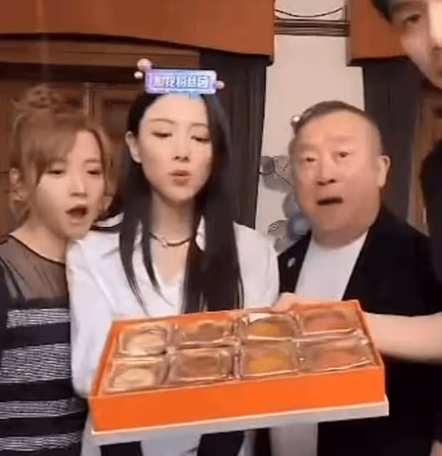 曾志偉兒媳回應直播賣假香港月餅!稱只為支持老爺:現場好多人如台慶