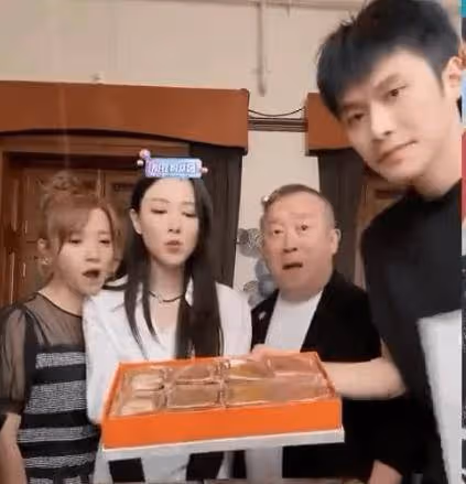 曾志偉兒媳回應直播賣假香港月餅!稱只為支持老爺:現場好多人如台慶