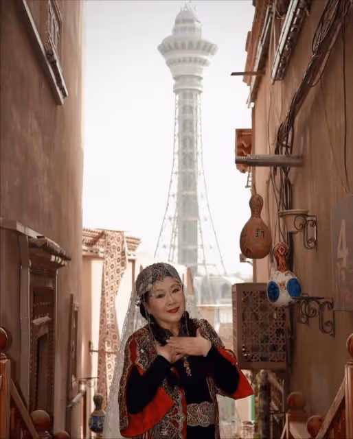 73歲TVB老戲骨新疆旅遊!曬少數民族服裝美照,身材圓潤氣質佳