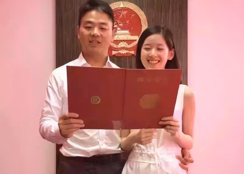 一張照片,暴露了章澤天的「野心」,奶茶妹妹的「柔弱」徹底不再