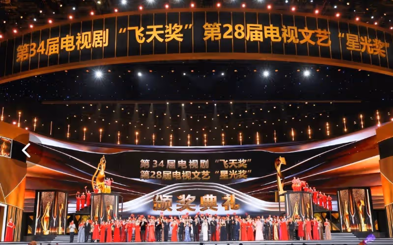 被殷桃公開內涵,淚灑頒獎台,趙麗穎終究還是犯了娛圈「大忌」!