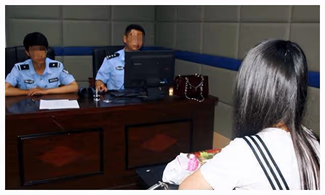 丈夫看片上癮讓妻子模仿姿勢,妻子忍無可忍,竟對丈夫痛下殺手