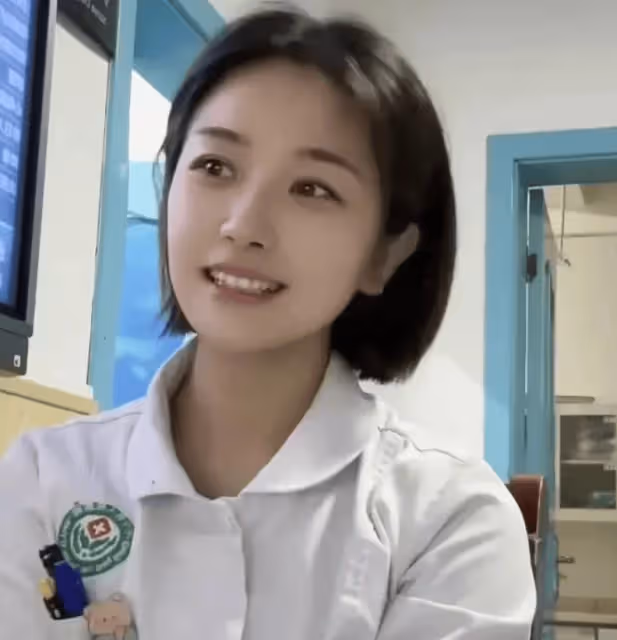 四川一美女護士走紅，顏值驚艷眾人