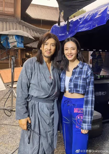 TVB離巢花旦再發新歌!自曝兩度患恐慌焦慮症,結婚多年仍不生娃