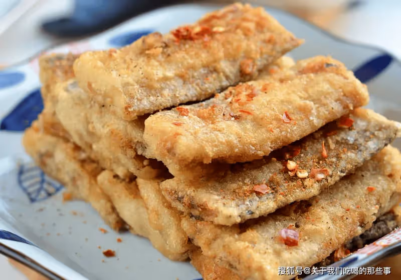 炸帶魚,牢牢記住「3個竅門」,帶魚外酥里嫩,鮮香不腥不膩口
