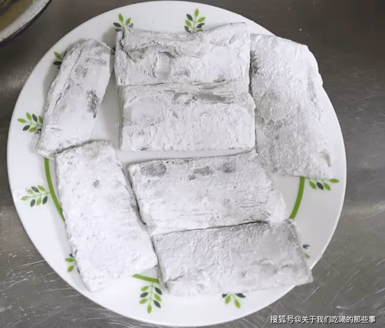 炸帶魚,牢牢記住「3個竅門」,帶魚外酥里嫩,鮮香不腥不膩口