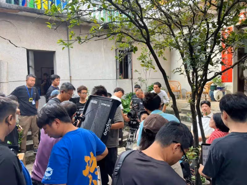 被曝內地參演新戲!TVB知名老戲骨疑有意復出,身形縮水暴瘦引關注