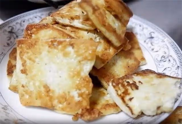 香菇和豆腐做一道下飯菜,豆腐焦香,濃香好吃,做起來很簡單