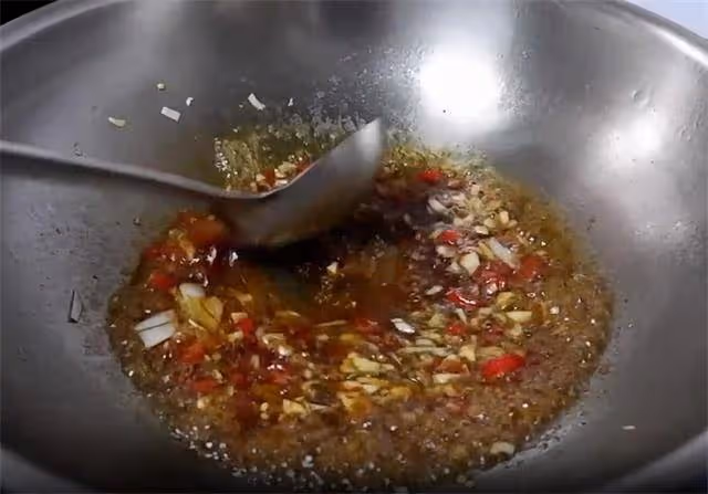 簡單好吃的家常菜,腐竹蒸粉絲,做法簡單實用,鮮香可口,收藏了