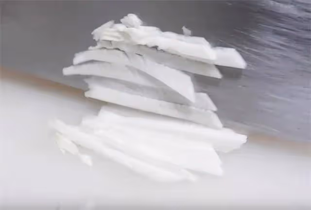 用白菜做涼拌菜也非常給力,加入海帶和干豆腐,酸辣脆爽,真好吃