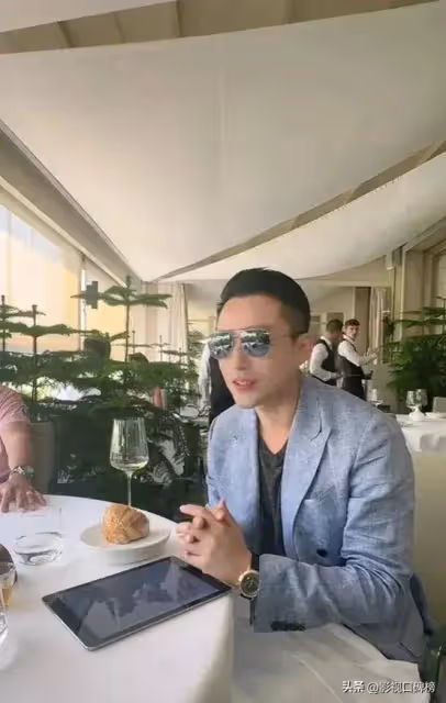 小楊阿姨曬汪小菲開車外出的視頻，疑似只接到女兒，弟弟沒有一起