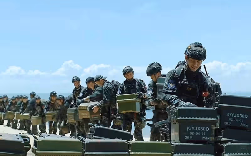 本以為是爛劇,沒想到出奇精彩,這部軍旅劇看上癮了