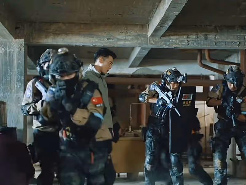 本以為是爛劇,沒想到出奇精彩,這部軍旅劇看上癮了