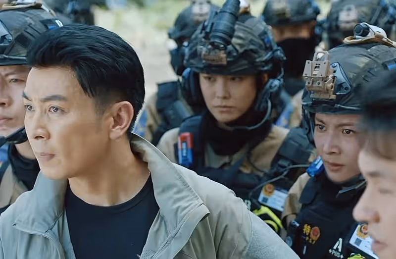 本以為是爛劇,沒想到出奇精彩,這部軍旅劇看上癮了