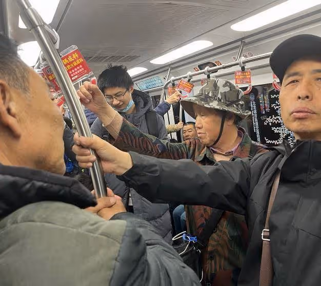 龐眾望改變巨大,穿衣很像韋東奕,樸素節儉卻精神富足