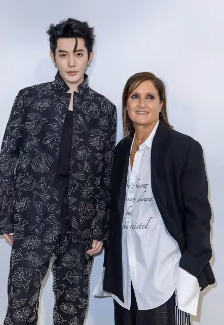 鄧為看秀戴口罩被指遮擋醫美後遺症,外國粉絲喊他「老姑」引熱議