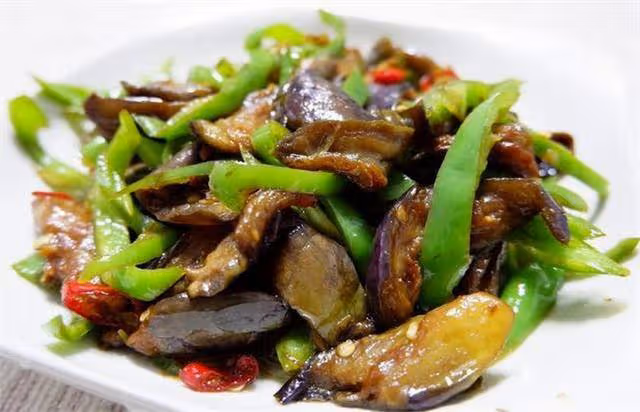 非常好吃的醬爆茄子,家庭版做法,濃香下飯又好吃,先收藏起來