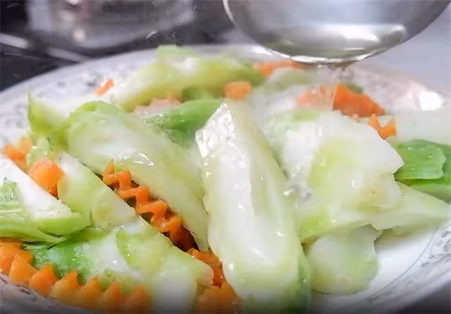 簡單易做的白灼兒菜，清香鮮嫩有營養，兒菜白灼起來也是超好吃