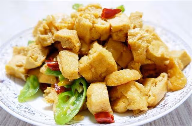 簡單易做的家常菜,油豆泡新吃法,微辣咸香,滿滿的湯汁真給力