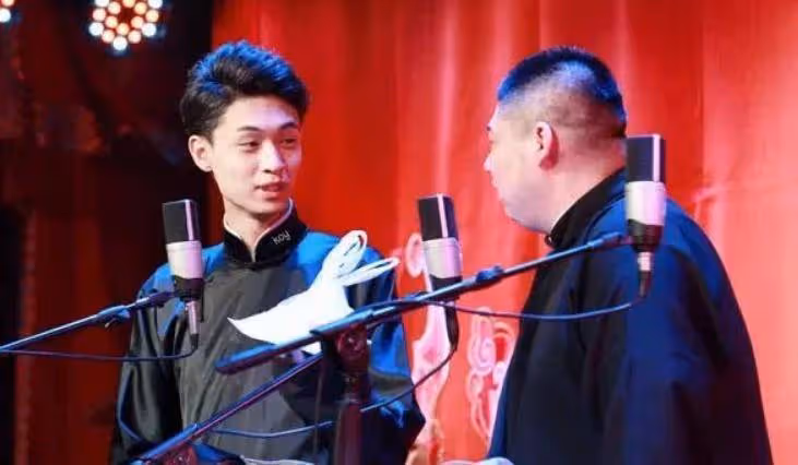 秦霄賢混亂私生活遭曝光!同時交往6個女友,還有3個備胎打掩護