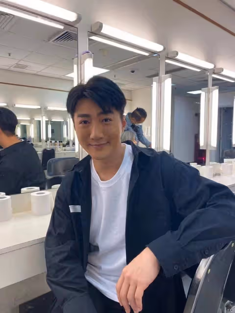 TVB前小生愛妻樣貌曝光!曾被懷疑同性戀,無奈公開已婚身份