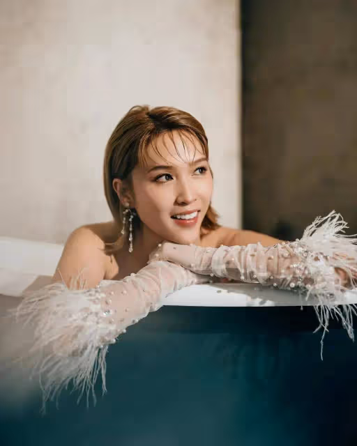 TVB「江湖大嫂」婚紗照美艷動人,曾為渣男還債,如今成人生贏家