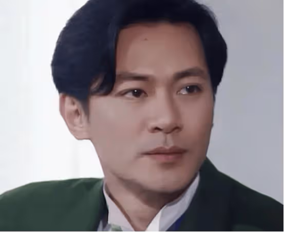 TVB前男星江華訓示女兒入行要知丑,沒信心趁早別干,網友熱評「你爸爸說的對」