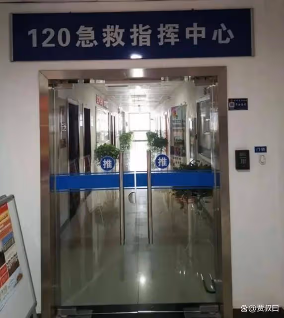 一處火葬場,送來9歲男孩遺體,遺體送往冷庫時,師傅拼了命喊三個字...