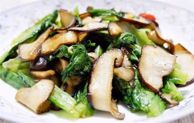 簡單易做的家庭素炒,一道香菇油麥菜,鮮香好吃又營養,先收藏了