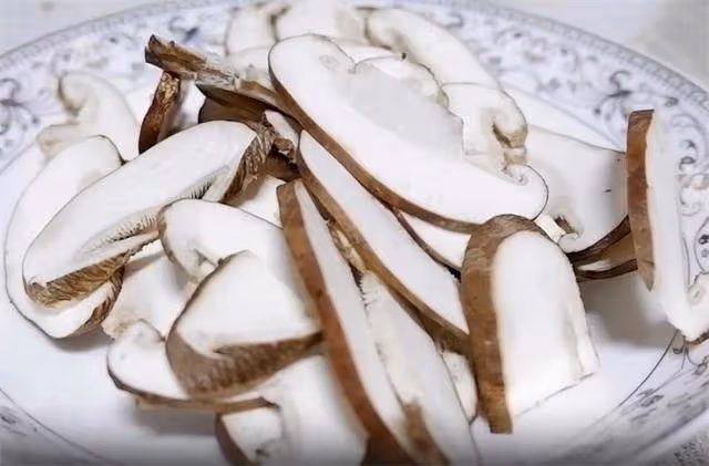 簡單易做的家庭素炒,一道香菇油麥菜,鮮香好吃又營養,先收藏了