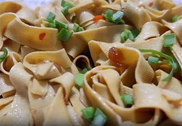 干豆腐這樣做,既簡單又好吃,香味濃郁,吃起來真過癮,收藏了