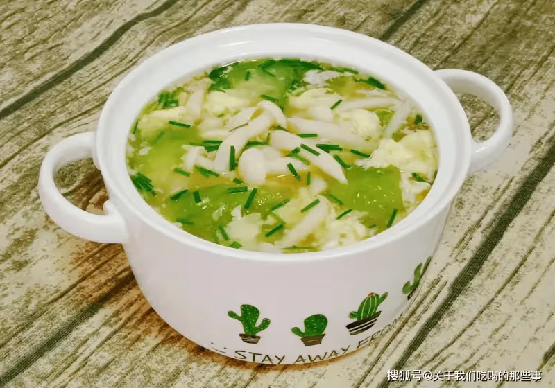 做雞蛋湯，牢記「1放1不放」，蛋花漂亮又爽滑，蛋湯鮮香好喝