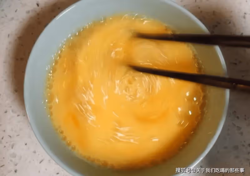 做雞蛋湯，牢記「1放1不放」，蛋花漂亮又爽滑，蛋湯鮮香好喝