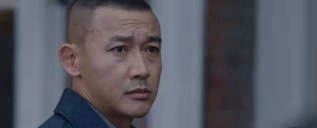 《暗夜與黎明》肖雲替鄭蘭亭擋槍,自以為是的愛情真讓人噁心
