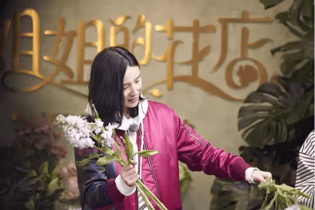 44歲宋佳再上熱搜:為愛「不擇手段」的她,靠演技還救得了嗎?