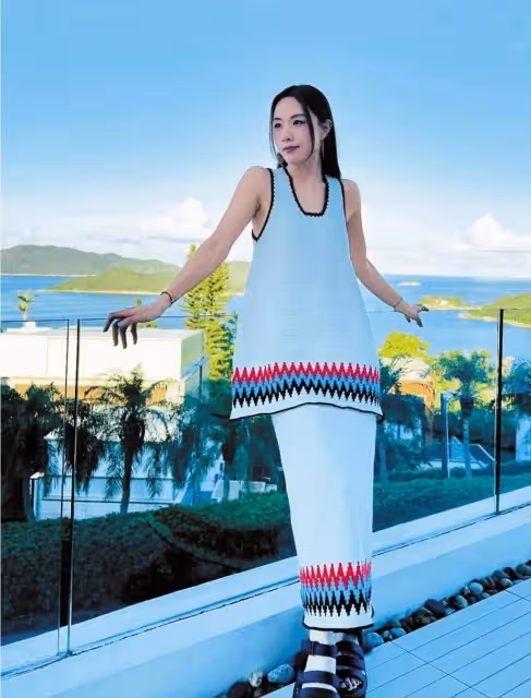 與TVB大姐大做鄰居!港圈中女天花板被曝與新男友同居,愛巢月租12萬