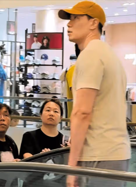 與TVB大姐大做鄰居!港圈中女天花板被曝與新男友同居,愛巢月租12萬