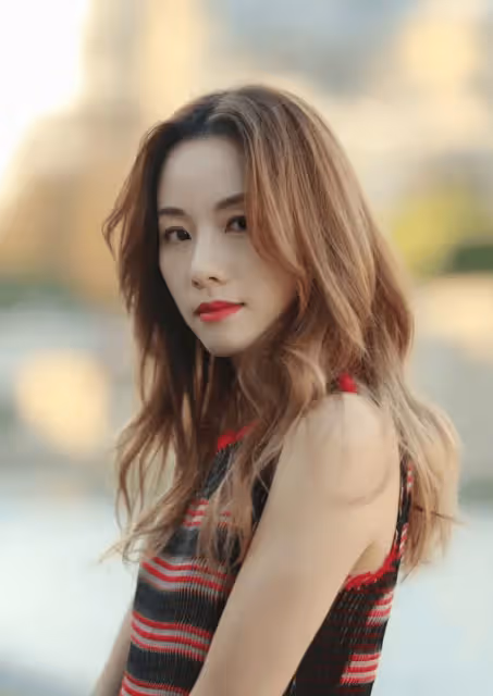 港圈中女天花板被曝與男友同居!愛巢月租12萬,與汪明荃做鄰居